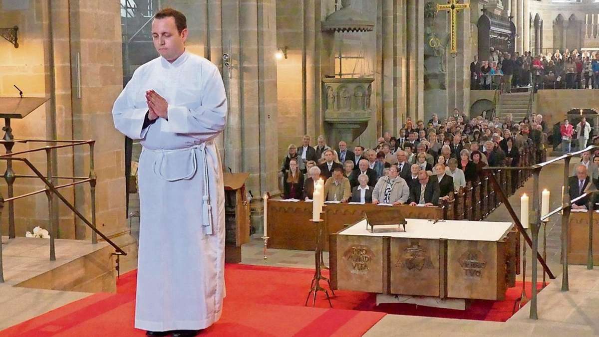 Bamberg/Hirschfeld: Erzbischof weiht Tobias Fehn zum Diakon