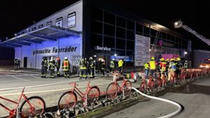 Dörfles-Esbach: Sportgeschäft in Flammen