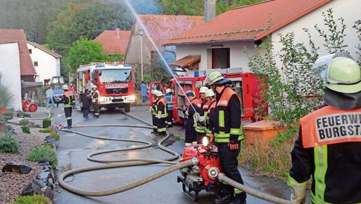 Kronach: 100 Brandschützer arbeiten Hand in Hand