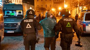 Es brodelt in der Kreisstadt: Rangeleien und drei Festnahmen 